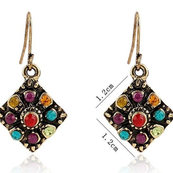 3/$30 Boho rhinestone Blk&Gold-tone Earrings - Picture 2 of 3